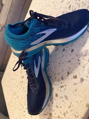 Brooks Ricochet Women’s shoe